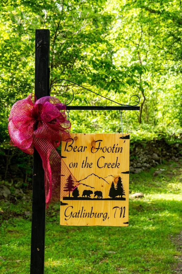 Villa Bear Footin' On The Creek à Gatlinburg Extérieur photo