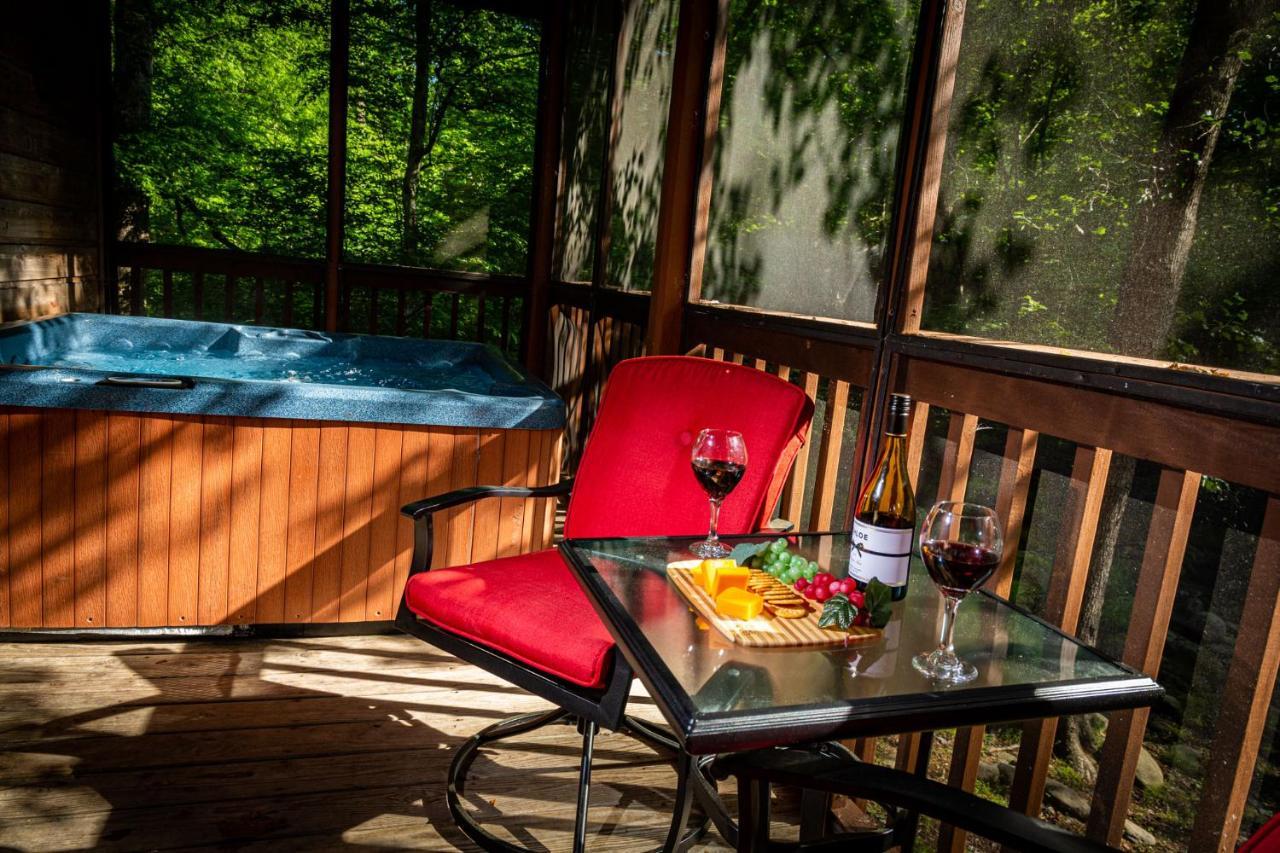 Villa Bear Footin' On The Creek à Gatlinburg Extérieur photo